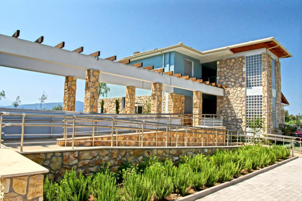 Aparthotel Cavos Fokidos Chiliadou  Esterno foto