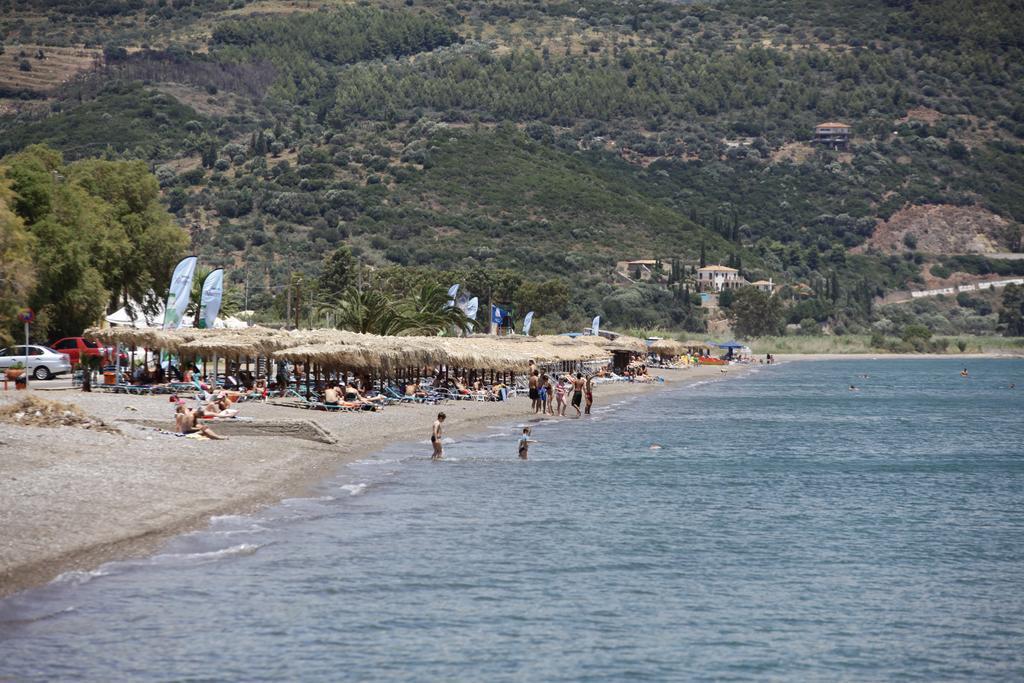 Aparthotel Cavos Fokidos Chiliadou  Esterno foto