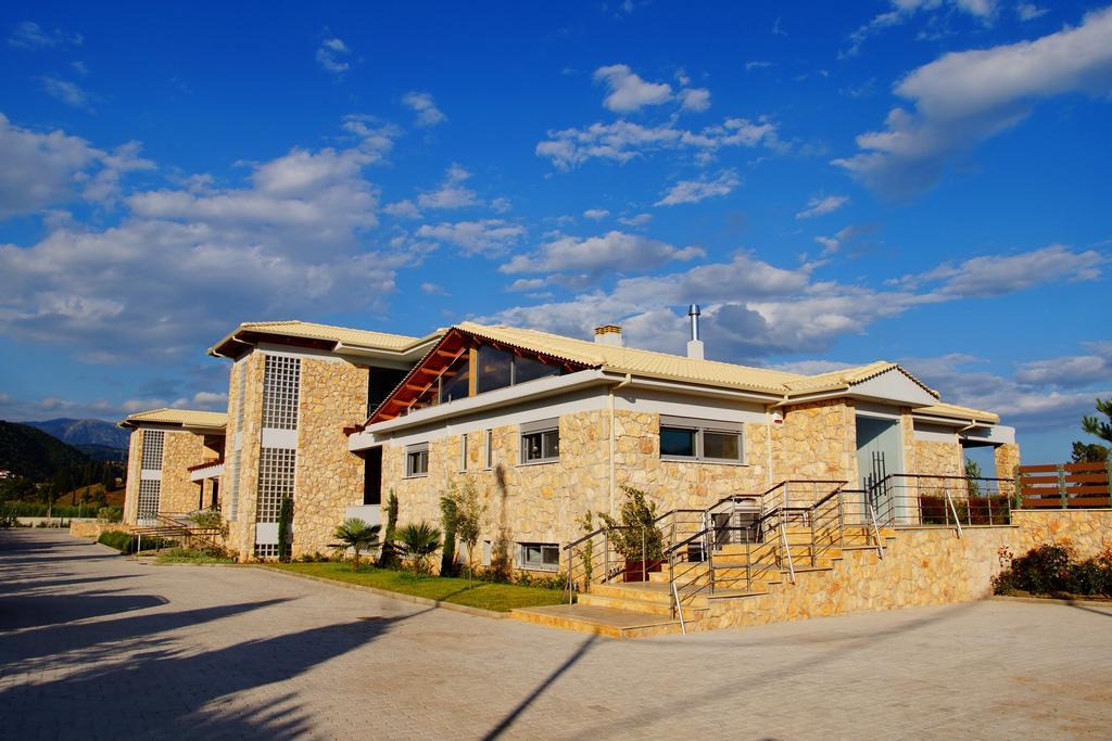 Aparthotel Cavos Fokidos Chiliadou  Esterno foto