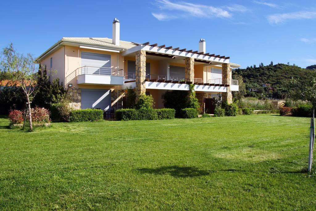 Aparthotel Cavos Fokidos Chiliadou  Esterno foto