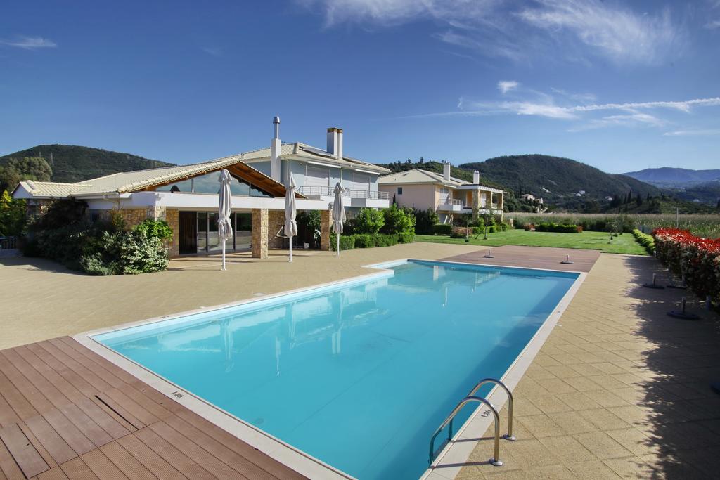 Aparthotel Cavos Fokidos Chiliadou  Esterno foto